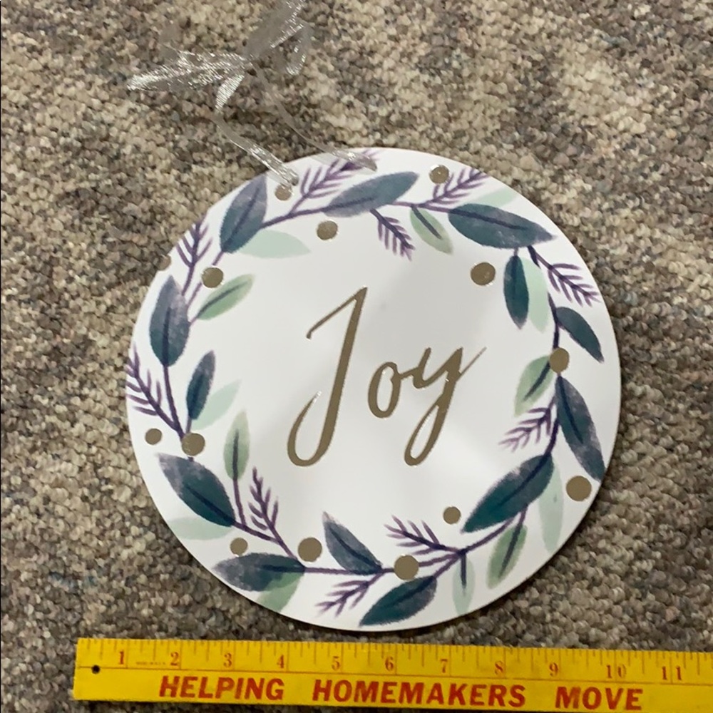 ✨5/$10✨ joy holiday sign